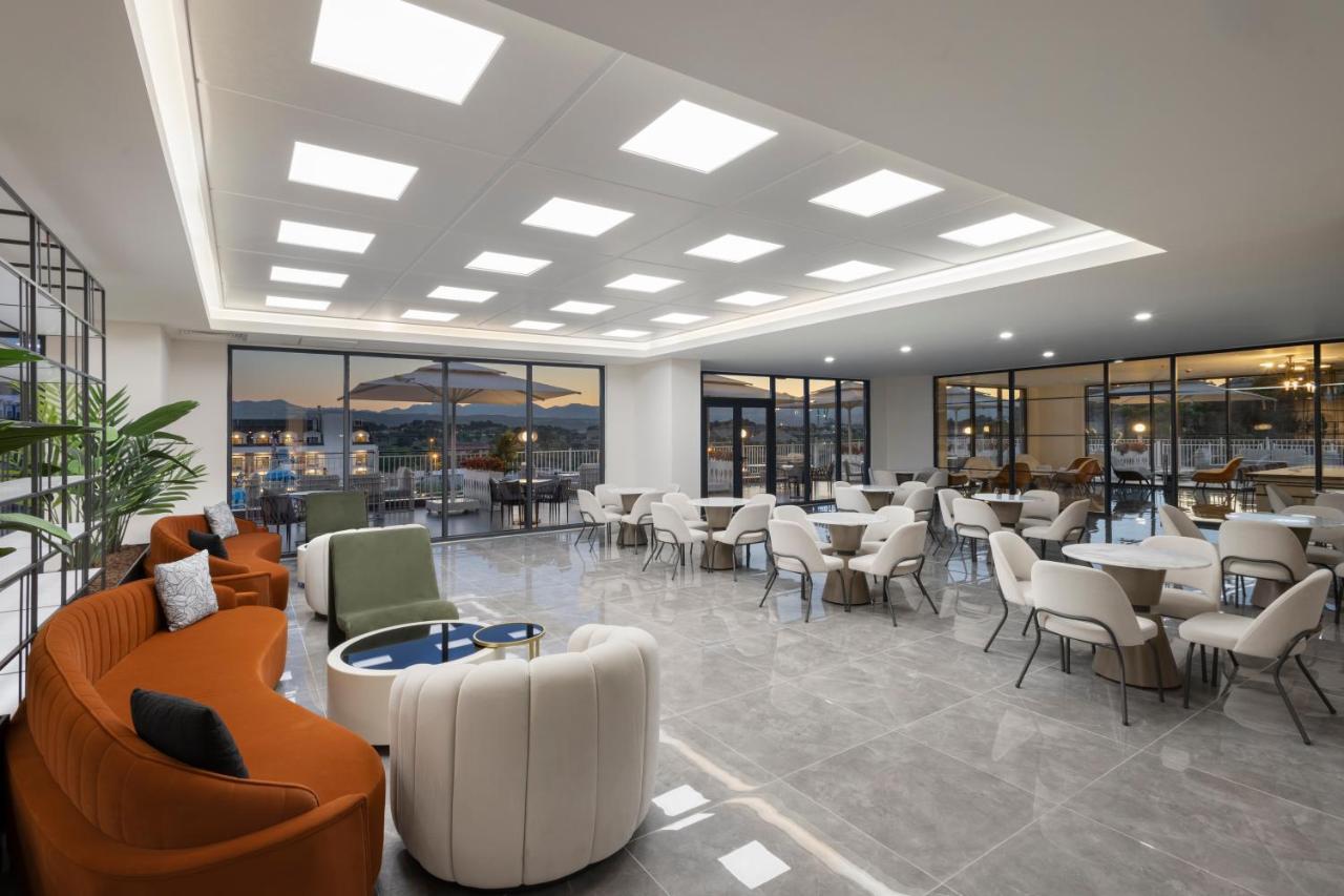 Hotel Arcanus Trendline